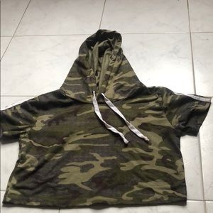 Hooded camouflage short Sleeve shirt
